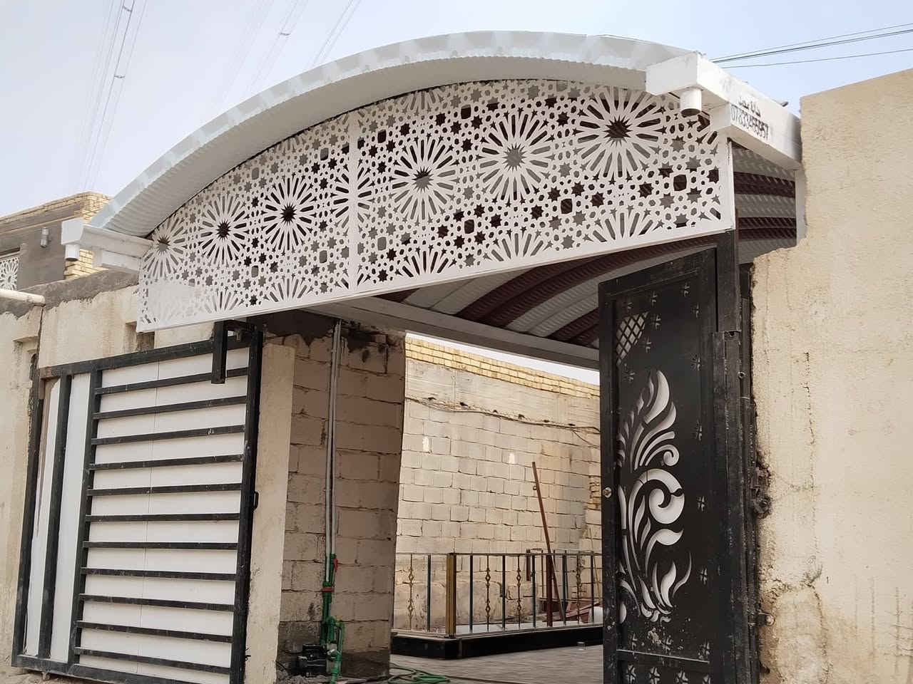 عمل سقايف الكيسبان بسعار مناسبه ***********// حدادة محمد عمل درجه اولى كافت القياسات  والجملونات الكيسبان بسعار مناسبه جدا جدا جدا 🫡
