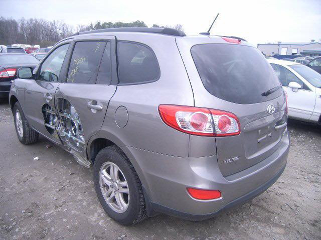 السلام عليكم
سنتافي 2011 محرك 4 دوش 
ماشيه 79 حقيقي 
محرك كير تبريد كفاله 
صور حادث بل منشور 
رقم بغداد الجديد 
السعر 128 $ 
للاستفسار ***********
