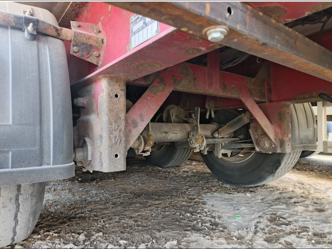 السلام عليكم
للبيع براد سور دنكير مدور بنز بدون جهاز نظيف لادوسه ولاتفخه سمك 5 
طخم تاير 
 تانكي كاز بلاستك تانكي ماء
 قاعدة سبير عبار
السعر , 60ورقه
للاستفسار ***********
