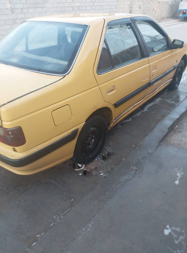 السلام عليكم بيجو باص موديل 15 مكفوله من صبغ وضربه وتبديل ناقصها زوج تايرات فقط صدر جديد تخم دبل جديد تبريد شغال باتري جديد مصفره هيه وغرامات ومطلوبه هيئه 3 اشهر تحويل شوكت متريد السياره اسمي  العنوان بغداد السعر 40 وبيها مجال بسيط ... الرقم ***********
