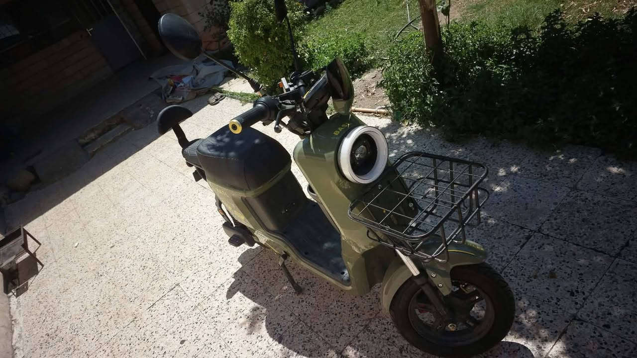 ماطور للبيع مستخدم اسبوع فقط فقط فقط طلع ثكيللل R9اقوى بطاريه( ليثيوم ليثيوم )الوينلي الاصلي تضل 3 سنوات وعليه ضمان سنه ع بطاريه سرعه ع شاشه 109حقيقيه65 مع دبل كارت وسويج وبصمه وشاحنه الاصليه اخذتوا ب 800وبل قسط 900 واريد ابيعه 750حتى لو قسط مكاني الموصل شراي راسلني واتس ***********
