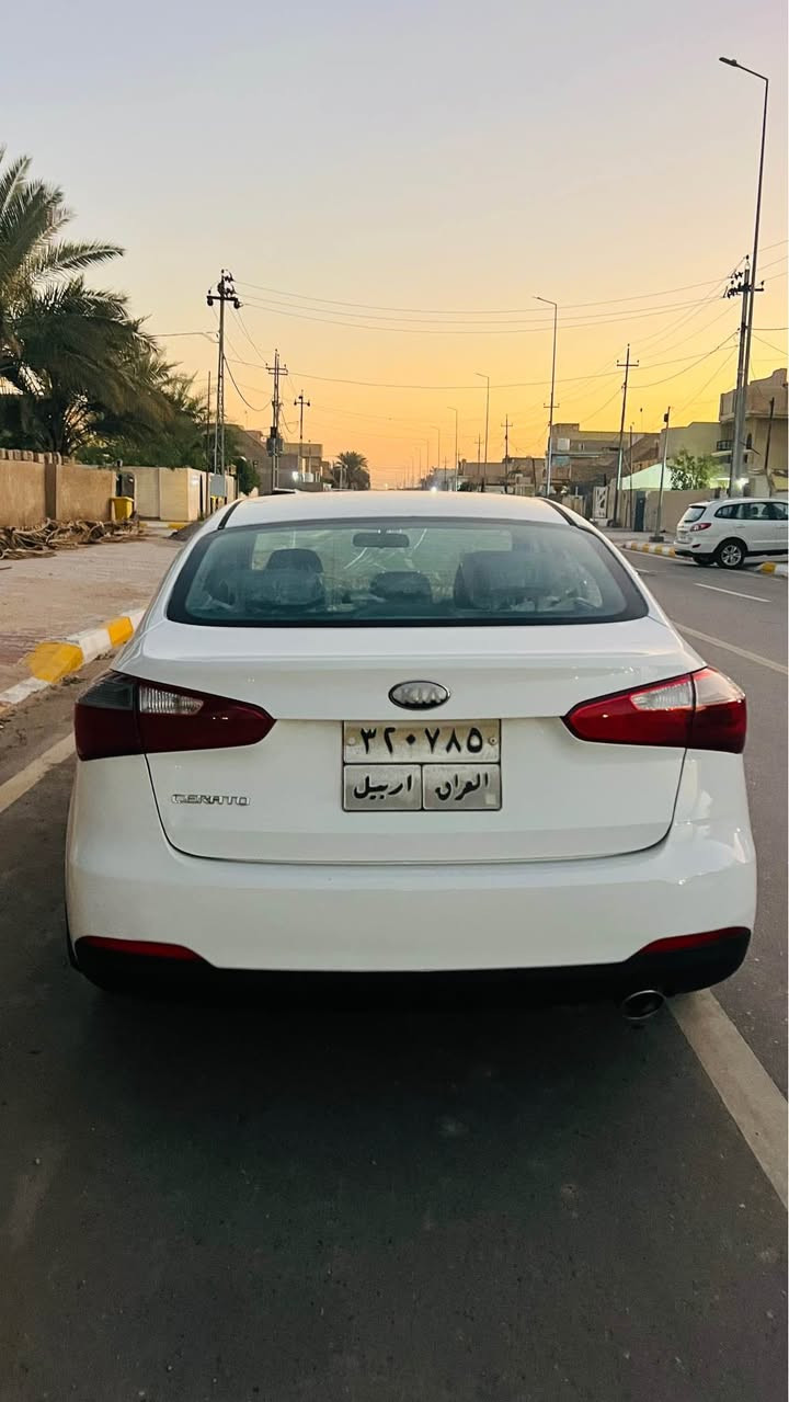 سيراتو للبيع موديل 2013 شكل 14 جاهزة كير محرك تبريد حداديه ماشية 120 الف مواصفات معروفة تريد تحويل تريد وكالة بأسم كردي بيها جاملغ امامي صبغ بدون دواخل وبارد جاملغ خلفي سعر 117 وبيها مجال قليل  *********** مكاني الصويرة بغداد, العراق
