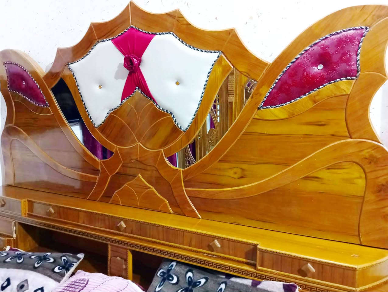 غرفه ام السته طابقين استعمال شيء بسيط جدا اخو الجديد مكان الغرفه بابل الحمزه الغربي ملاحظه اكو توصيل بي يجور.. ***********
