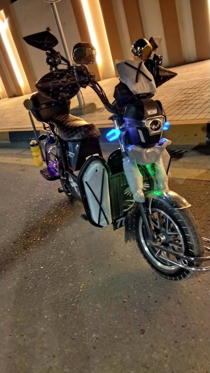 السلام عليكم
جبلي شركت الاخوين 
_لايت بومه عالي ناصي نشرات  
_اشاره دبل اشاره شغاله 
_بريكات امامي خلفي شغاله 
_ بطاريات عل فحص 
_واقيات تخم 
_ام بي ثري شغال
_جهاز انذار 
🔇السعر ٥٥٠ وبيها مجال مكانهة الانبار الكرمه للاستفسار خاص او ***********
