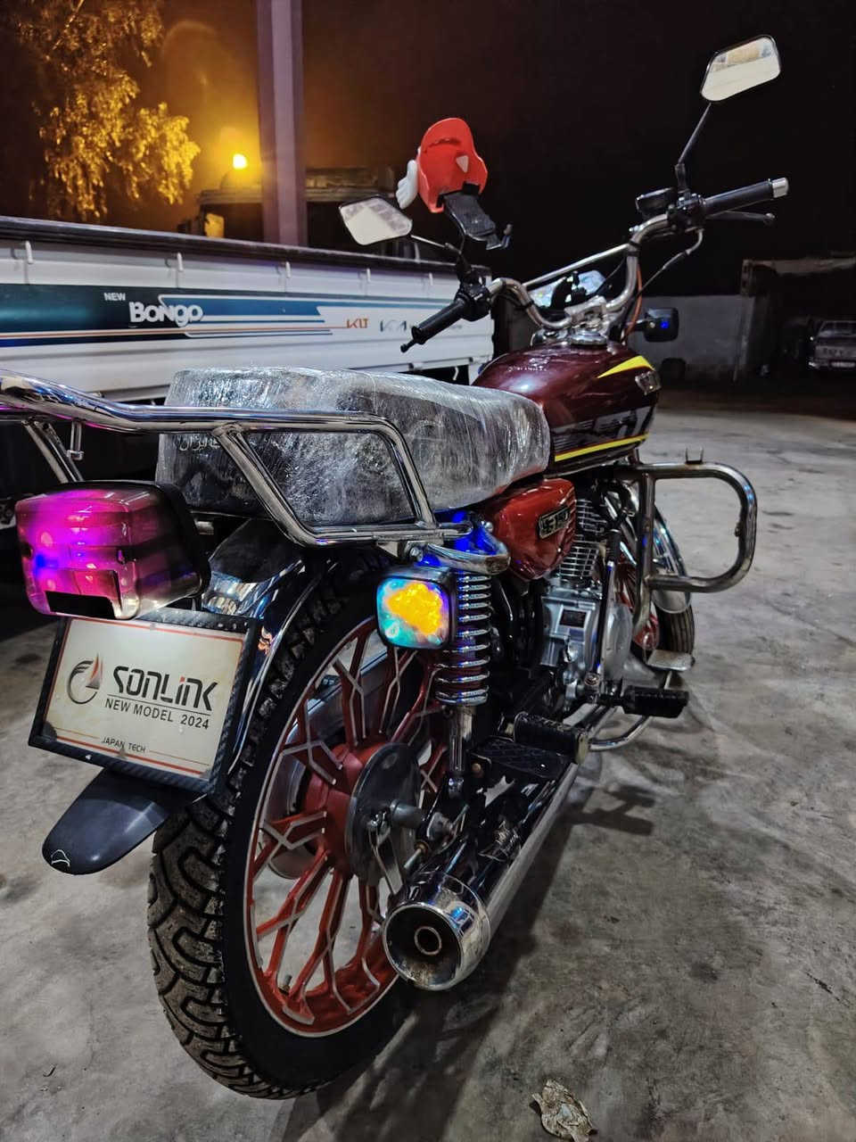 سلام عليكم دراجة موديل أربعة وعشرين لدراجة ستخدام شخصي ابد ممشتغلة دلفري رايدهة مراوس او بيع 650قفل قفل مكاني العامرية ***********
