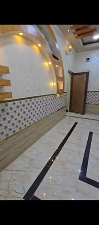 شقه ديلوكس للايجار طابق اول درج موقع حي الزيتون تحتوي 2 غرف وصاله ومطب...