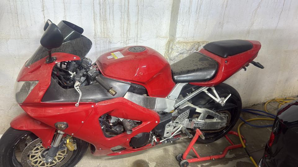 CBR RR
929
مفتوحه بس شغل درجه اولى محرك ع شرط
أوراق استنساخ
بسعر مناسب 
لتفيده ويعرفله بي خير ويدلل
***********
