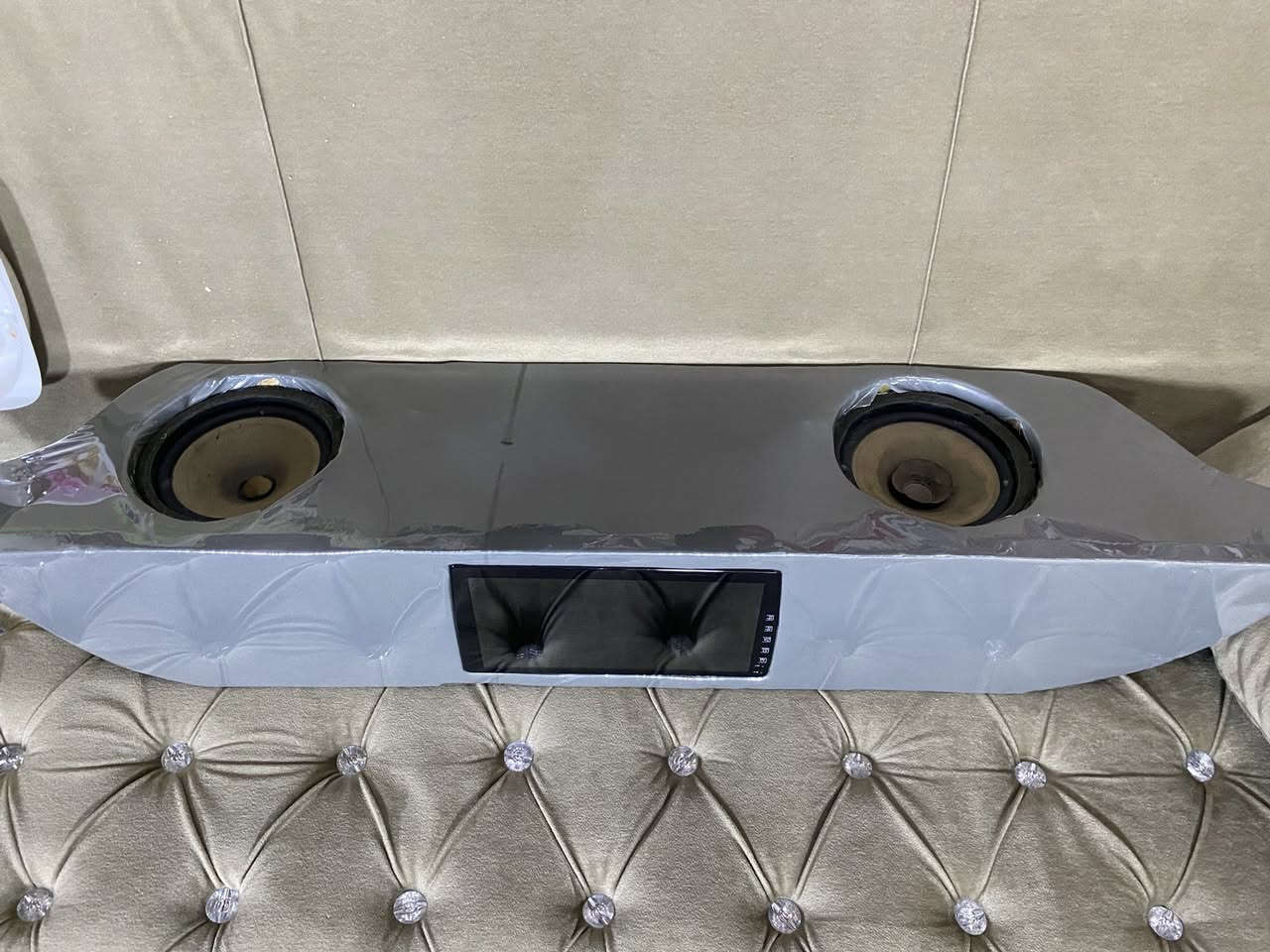 السلام عليكم سماعات مضخم اصلي + شاشه تاب اصليه والقياسات كدامكم لل استفسار رقمي *********** وبي واتساب هم السعر خاص 
وتحياتي للجميع ❤️
