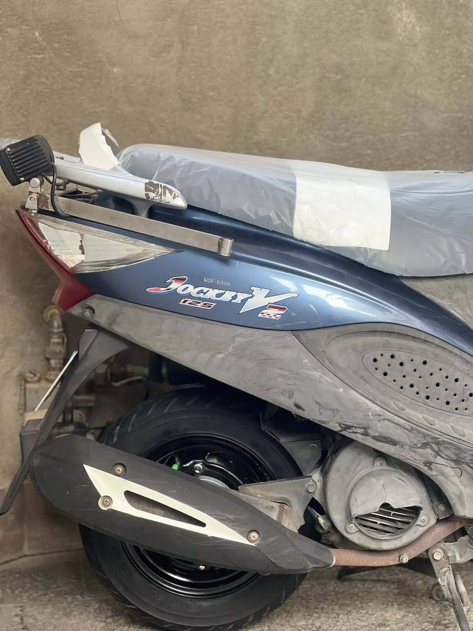 سلام عليكم كامكو في تو للبيع دراجه جديده برغي ما مفتوح بيه وين ما يعجبك افحص شرط شلعه معدل ونعومه تايرات زوج جدد اصلي مكان قلعه سكر ول مو شراي لا يتعبني دراجه جديده بمعنه كلمه رقم للستفسار ***********
