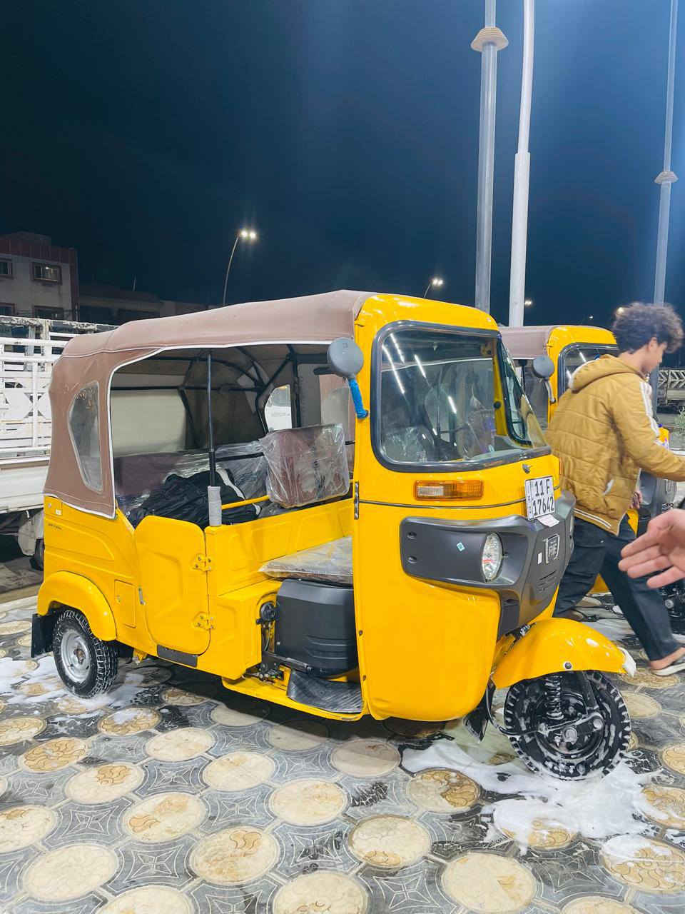 السلام عليكم تكتك للبيع موديل  2022تكتك نضيفه رقم وسنويه انكليزي تكتك كفاله كشر ومكينه مكاني بغداد الحبيبيه السعر 9/900وبيه مجال  ما متواجد فيس  الاستفسار عل رقم***********
