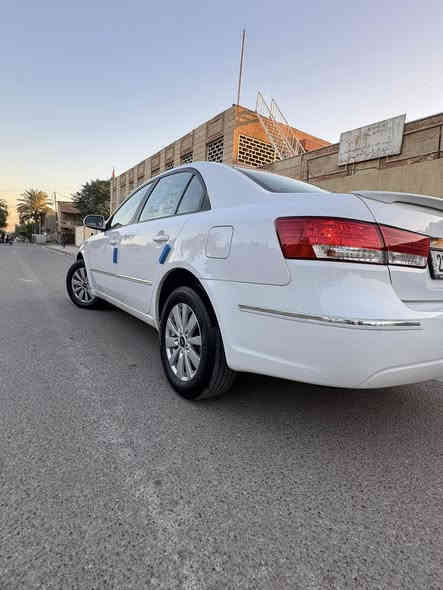 السلام عليكم 
سوناتا 2009 خليجي تكسي مطار 
مكينه 2400 دوش 
كير 5 نمر 
سيارة مكفوله من ضربه وتبديل 
بيها صبغ جاملغ امامي وربع بنيد بدون دواخل  والباقي مكفول كفاله عامه 
تخم تاير جديد 
صدر امامي خلفي جديد 
ويل كروم
تبريد ❄️ ثلج 
سنويه ورقم جدد 
تريد وكاله تريد تحويل 
سيارة احلى من صور سيارة  حلوة بمعنه الكلمه وبل عافيه على لي ياخذها
سعر 117 وبيها مجال جدا بسيط مكان سيارة بغداد الزعفرانيه 
متواجد رقم واتساب فقط ***********
