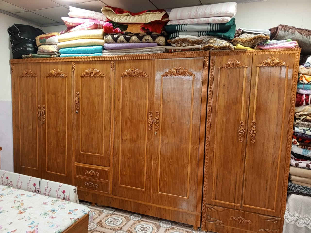 اخشاب لبيع نضيف كلش والسعر على خاص او رقم ***********
