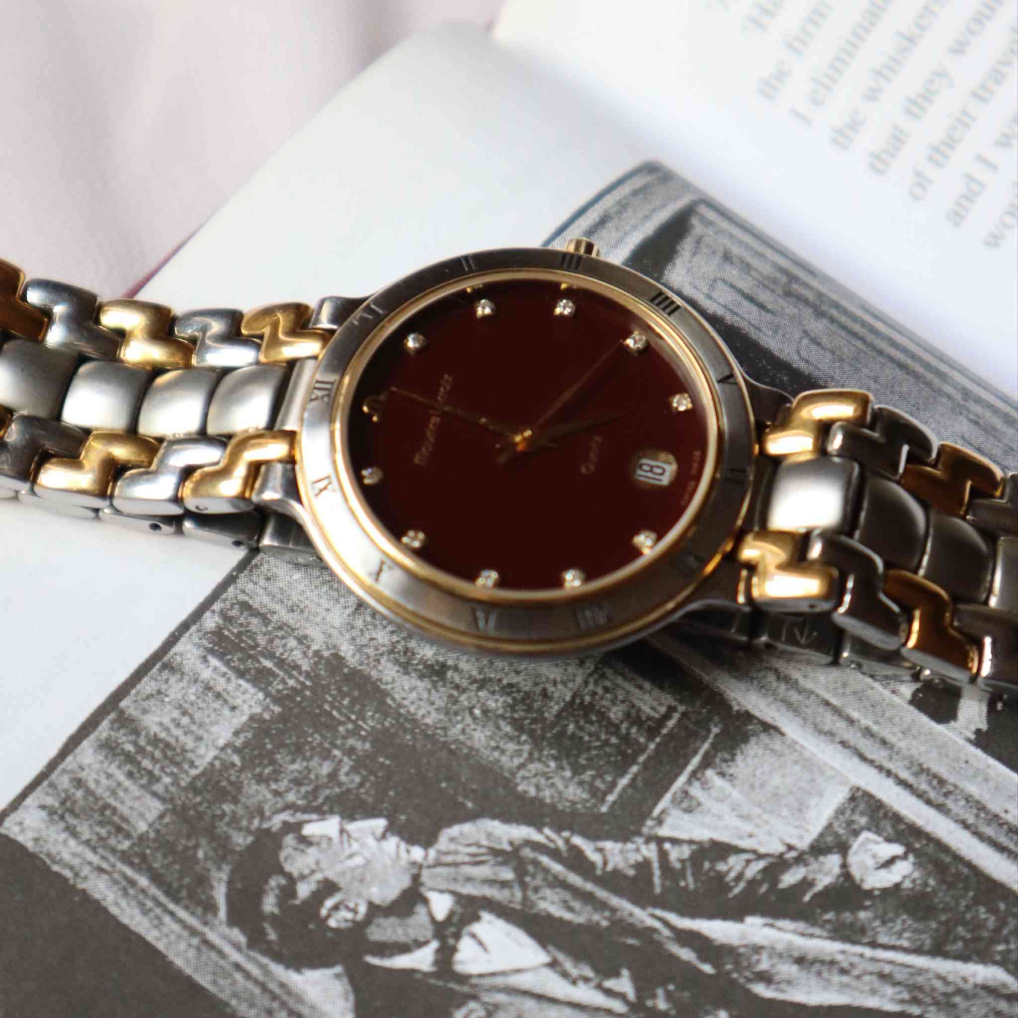 Vintage Maurice Lacroix ~ Rare Burgundy Diamond Dial 

▪️Size: 33mm المقاس
▪️Quartz Movement مكينة كوارتز
▪️TwoTone Gold Plated طلاء ذهب و ستيل
▪️Rare Diamond Dial ميناء نادرة
▪️Full link سير كامل
▪️Only Watch ساعة فقط 
▪️Price: 425$ - 300 JD

▪️ Worldwide shipping available after payment
‎يوجد شحن دولي بعد الدفع

COPYRIGHT NOTICE: We are not affiliated with any brand. All watches are original and pre-owned (used).

‎إشعار حقوق النشر: نحن لسنا تابعين لأي علامة تجارية، وجميع الساعات أصلية ومملوكة مسبقًا (مستعملة).

#vintagewatch #vintagewatches #mauricelacroix #mauricelacroixwatch #burgundy 

Jarrah Collectibles


**إذا كنت صاحب هذا الإعلان وتريد حذفه لأي سبب، رجاءا أرسل رسالة إلى الدعم الفني**