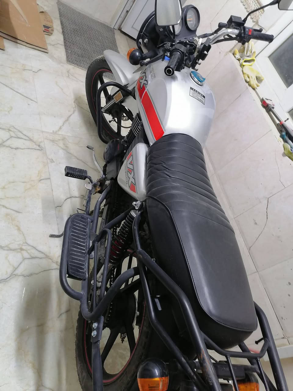 السلام عليكم
دراجه دايون ريان للبيع
مديل / 2023 /طالعه ب2025 بشهر الخامس 
حجم المحرك /200cc
مكانها /النجف _شارع المدينه
الدراجه مرقمه نجف رقم انكليزي . تحويل مباشرة
السعر مليونين وربع وبيها مجال
 ملاحظه /  تجي تفحص وتأخذ لاي مصلح بالنجف.

رقمي *********** بي واتساب.
