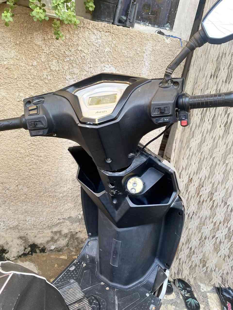 سلام عليكم دراجة شحن للبيع البطاريات جدد نضيفة سعرها 275محتاج فلوس للاستفسار اتصل او دلل***********💙💫
