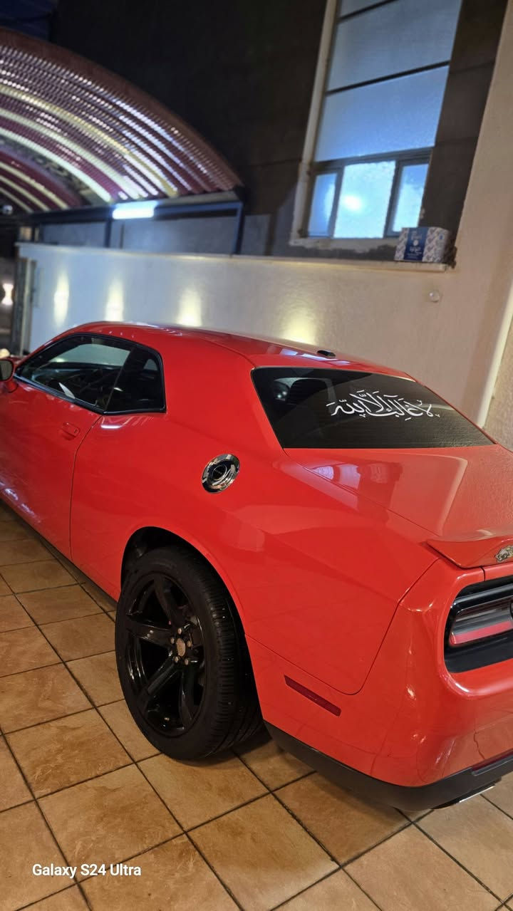 السلام عليكم جالنجر برتقالي موديل 2019 السياره كلين بدون حادث مكفوله من التبديل والصبغ مواصفات عاديه ماشيه 41 ميل مكان السياره بغداد الكريعات 
السعر 205 وبيها مجال كلش قليل ***********
