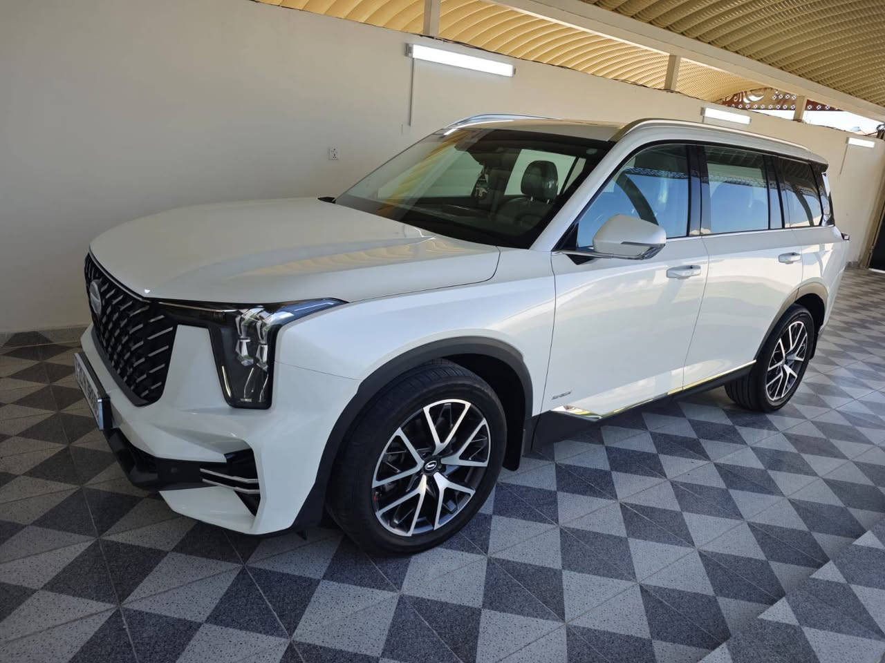 (GAC)  GS8 2023
(فول مواصفات) فئة GT مكفولة من تبديل وبارد وصبغ عدة تكحيل براس الدعامية من جوة 
🤚بيع اومراوس  بلاندكروز او برادو من موديل 9 الئ 12 او حسب القناعه
•محرك 4 سلندر 2,0L توربو 
•كير 8 سرعات بقوة حصانية 258 حصان 
•بصمة عدد 2 تشغيل عن بعد 
• رقم سليمانية بسمي 
•عداد المسافة 34,000
•فتحة سقف بانورامية 
•7 راكب 
•تحكم كامل بالشاشة 
• تدفئة وتبريد بالمقاعد الامامية 
•المقاعدة الأمامية كهربائية بالكامل 
•نظام اضاءة محيطية ذكية متعددة الالوان 
•نظام تعديل الصوت حسب سرعة السيارة يعله وينصه
•قاعدة شحن لاسلكي 
•نظام الصوت ألباين بـ 10 سماعات 
•حساسات امامية وخلفية 
•كاميرات محيطية بكل اتجاهات السيارة 360
•تسجيل الفيديو الطريق
•نظام تثبيت السرعة 
•نظام تحذير التصادم الامامي
•نظام الكبح التلقائي في حالة الطوارئ 
•نظام تحذير مغادرة السيارة 
•نظام المساعدة في الحفاظ على المسار
،لايت زنون عدسات 
،تبريد 3 قطع مركزي 
،صندوك كهرباء 
، مري شفط 
$ السعر 210 وبيها مجال 
📍مكان السيارة: بغداد التاجي 
***********
