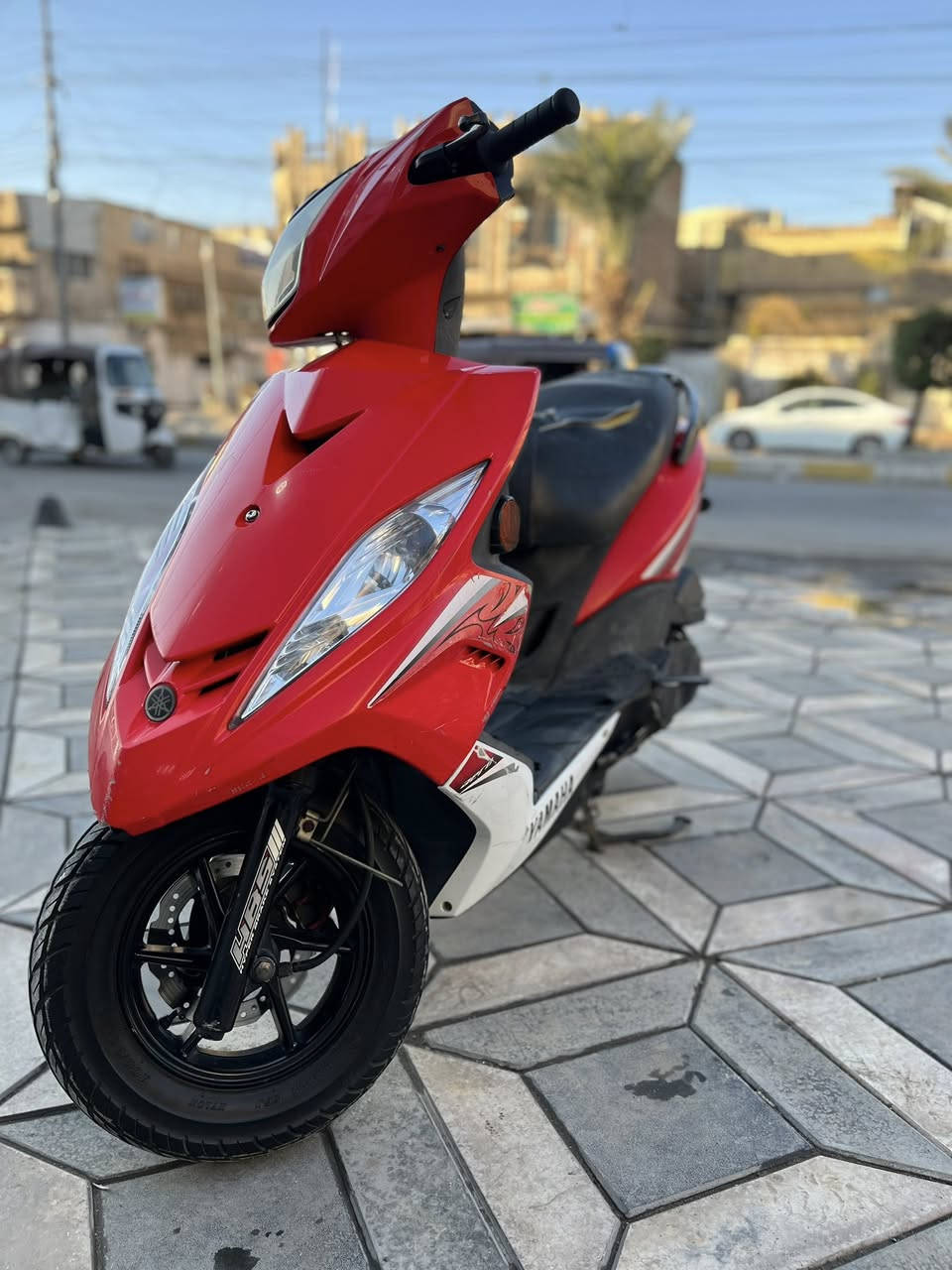 السلام عليكم دراجة GTR ثعلب للبيع الدراجة طالعة 11/7 من الرمبة الدراجة اجدد من الجديدة الدراجة اذا ممدودة عليها سبانة تاخذها بلاش مكفولة من الطول للطول اوراق وياها لون مميز احمر السعر مليون و300 وبيها مجال كلش قليل مكاني بغداد الحرية دور نواب الظباط قرب الضريبة للاتصال ***********
