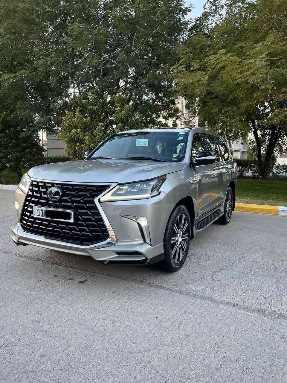 السلام عليكم 
بعد التحية والتقدير 

لكزس 2021 وكالة البريم مكفولة كفالة عامة صبغ بارد تبديل حتى الدعاميات بدون صبغ   بيها بي دي ار بسيط بالجاملغ الامامي السيارة كلش جديدة داخل لا مشخط ولامشكك صدر امامي خلفي وضع الشركة صدر بشرط هزة وفحص ورقم جديد وتراي السيارة زيرو بحالة الشركة 

المواصفات 

ابواب شفط 
فتحه سقف 
داتا شو
اشارة تسلسلية
خمس بصمات 
مري شفط 
ثلاث شاشات 
اربع كامرات 
دبل رادار امامي جانبي 
بردات جانبية 
ذاكرة كشن وستيرن 
‏‎5 كاميرات
تدفئة تبريد كشنات
حساس امامي +خلفي 
دمام خلفي
نظام ملاحة
صندوق بصمه +شفط 
تحكم ستيرن فوول 
كروز قفل سرعه
ستيرن كهرباء 
شفتات بالستيرن 
جكات تصعيد وتنزيل 
ماوس تحكم بالشاشه
هاند بريك بصمه 
ثلاث انظمه قياده ECO +NORMAL +SPORT 
مانع انزلاق
كراسي امامي وخلفي كهرباء 
كراسي اماميه تبريد وتدفئة 
كرسي السايق خزن ميموري متحرك 
كراسي خلفيه تبريد
٨ ايرباك 
ماشيه 55 الف
طفايه بالصدر 
ثلاجه 

مكانها  بغداد العامريه 
السيارة رقم بغداد 
السعر 745$  وبيها مجال

***********
