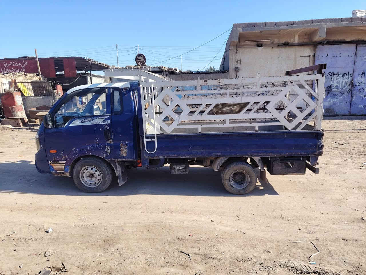 سلام عليكم سيارة بنكو للبيع مديل 2007 مسكر محوره بم ونوزل تحويل ثاني يوم سعر 73 وبيه مجال للشراي مكان سيارة سماوة ***********
