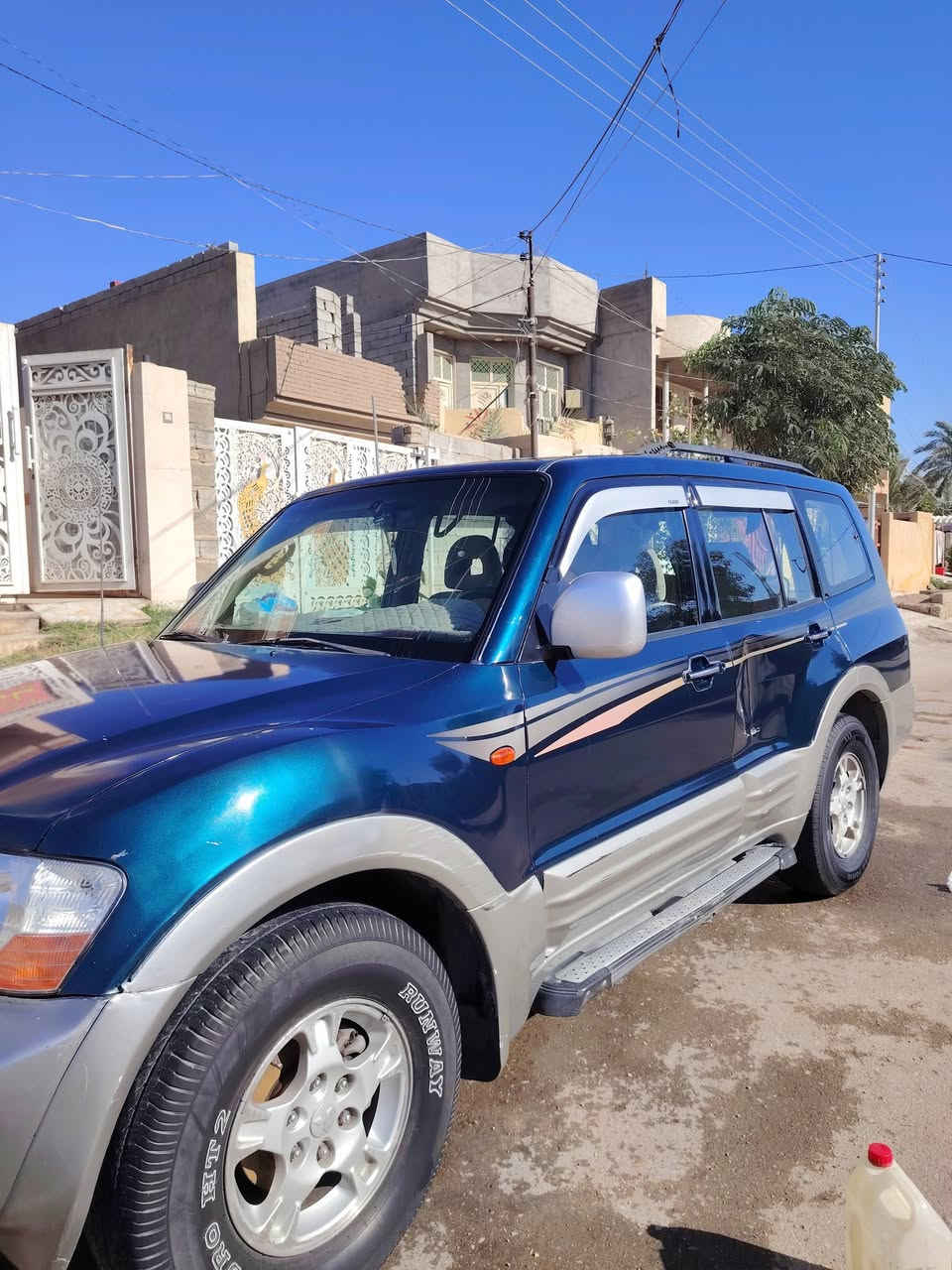 السلام عليكم  باجيرو خليجي GLS
. سنويه 2027 
موديل 2002 
رقم بغداد 
ضربه بسيطه بالباب الخلفي  
وبقيه مكفولات 
كير ومكينه مكفولات 
مكان ديالى 
 تبريد ثلج ثلاث قطع
قفل مركزي سنترلوك 
كشافات ضباب 
كهربائيات شغاله كله 
لو كير شغال
مري شفط 
محرك 3000 المرغوب بلادي 
‏‪***********
⚠️⚠️السعر 80 قفل قفل ⚠️⚠️
اتصل وبيك خير وتتدلل
السياره جديده احلى من الصور على وضع الشركه بدون صبغ فقط ضربه خفيفه جداً
