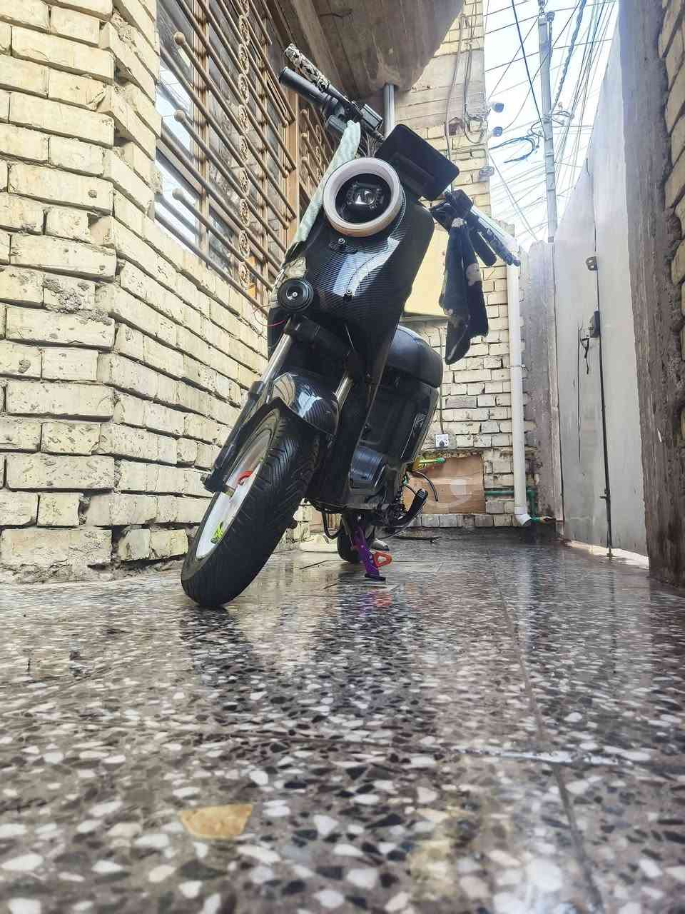 السلام عليكم دراجه R9 فول مواصفات فقط الشاشه عطلانه 5بطاريات جديده 32 امبير  سعر خاص واتساب ال رقم ***********
