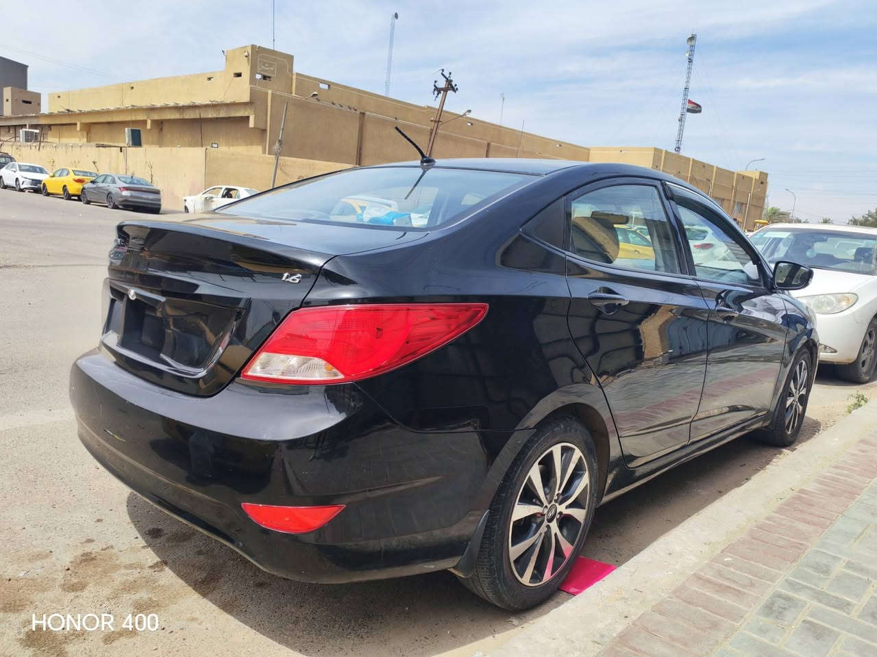 للبيع — هيونداي أكسنت 2015 🌟
🚘 وارد خليجي
⚫ اللون: أسود
⚙️ محرك 1600 قطرتين مكفول
كير مكفول تبريد منظومة جديدة أصلية
دوشمة كشنات كابوي وأرضية جلد
🛞 5ويل كب كروم ودسك أمامي خلفي
كامرة خلفية لايت لد واشاير بالمري وتحكم ستيرن
📍 رقم بغداد
🛣️ الممشى: 86 ألف كم
🎨 بدون صبغ(فقط شخوط وتصليح بارد)
✅ استخدام شخصي والسيارة جاهزة
السيارة نظيفة ومرتبة ومشيها حلو وما تحتاج صرف.
السعر/    ٩٨ورقة بيها مجال للشراي
عنوان/ بغداد/ الشعب
هاتف/***********
