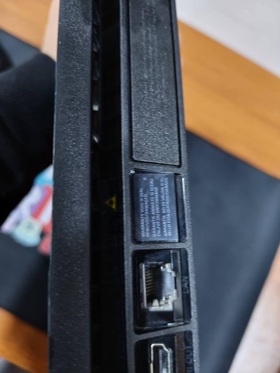 السلام عليكم ps4 نضافه ما مطروقه ✈️100%سلم للبيع نضام🇯🇵 11 القرص احسن نضام العاب كامله Gta شخصيتين🫀 مفتوح بيها وسياره فيراري + pes2026 + بلاك اوفس جزاء♠ زومبي + روكيت ليك + تكن+بعد العلاب بي ب👍🚩س ذني المعروفه لوك ستيكر ما مفتوح يده اصليه . ويده تجاريه السعر310الف وبي مجال *********** شرط الاداء فول
