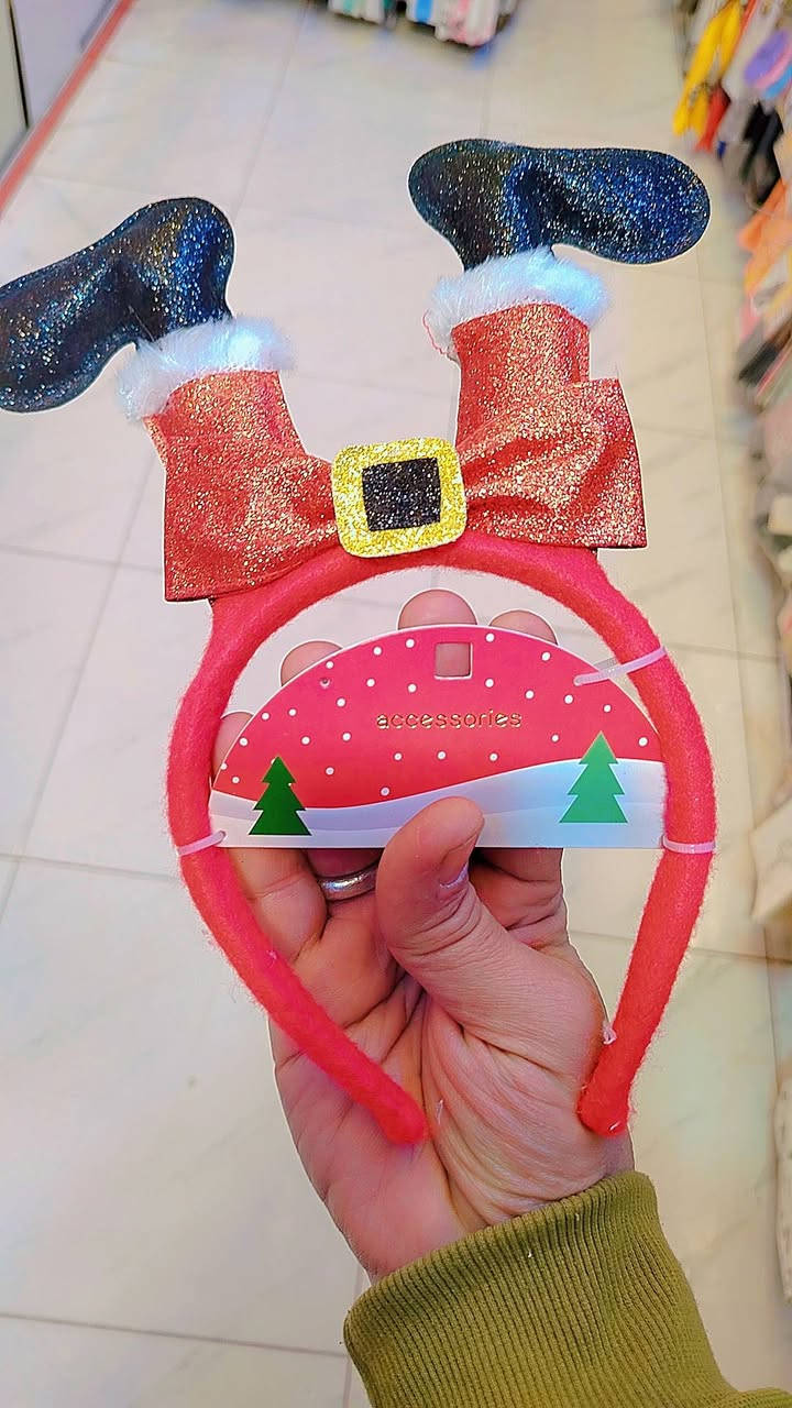 بمناسبة راس السنة ٢٠٢٦ ❄️ ⛄
#طاك_راس_السنة
وبأسعار تنافسية 🫰 وباحدث الموديلات 😉
العنوان الكوت شارع الأطباء فرع صيدلية بيروت اكسسوارات النبأ #واتساب*********** #هاتف_المحل*********** خدمة توصيل لكافة انحاء 🇮🇶 العراق
