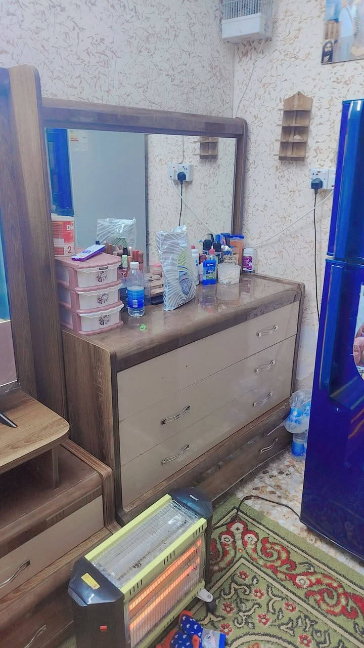 غرفه تركيا للبيع
مابيها ضرر
كامله ***********
