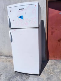 ثلاجة • للبيع