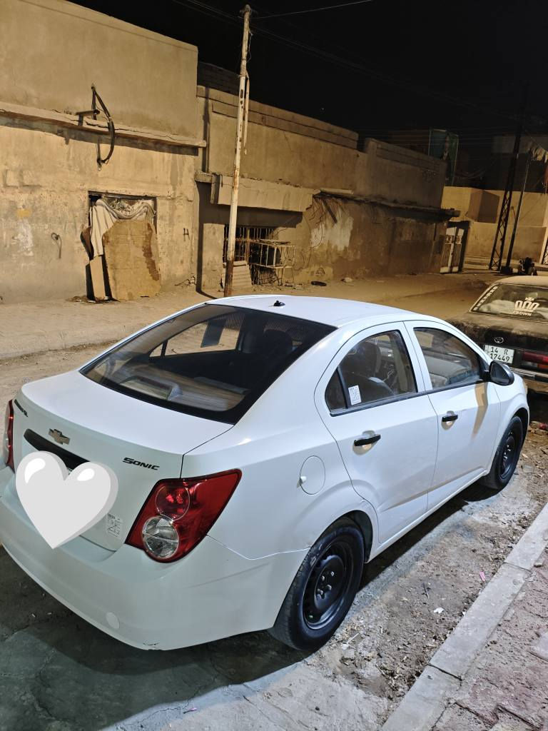 سلام عليكم سياره سونك مديل 12 سياره هزن ورقم جديد وبسمي سياره نضيفه كير ومحرك كورله 1600 مال بيكاتشو سياره حلوه ويرادله ترتيبات تبريد صيفيه كله  يشتغل وهسه وكف مادري ليش يرادله ترتيبات بصيطه تجي وشوف  لا تخابرني شنو بيه ومابيه تعال وشوف وفحص سعره مناسب وشوفو سوك  مكاني بصره رقمي *********** وانه خادم البصرة, العراق
