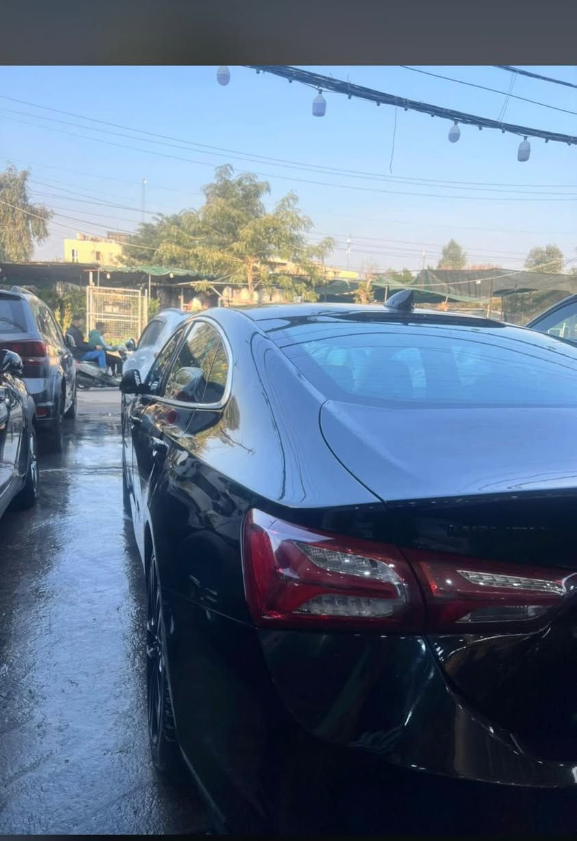 السلام عليكم من رخصه الادمن محترم ماليبو 2021 بريمر.
ماليبو ٢١ امريكي جاملغ وباب الايسر ونصبغت فقط صفحتين للجمالية بدون لا قمارة ولا بنيد ولا جنطة 
السياره معروفة مواصفات البريمير 
بصمة 
لد امامي خلفي 
زينون 
وضع الانطفاء عند الوقوف
كشن كهرباء 
محرك ٢٠٠٠ تيربو 
العنوان بغداد بوابة الكاظمية 
السعر 115وبيها مجال 
الاتصال  / ***********
