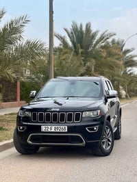 كراند شيروكي 2021  ماشية 49 بدون صبغ   مكان بغداد المنصور  واتساب 0790...