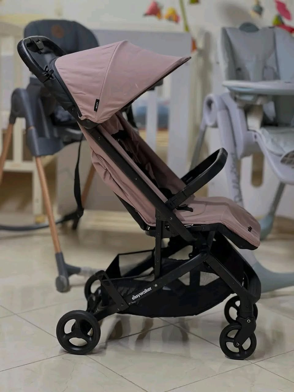 Poussette valise EASYWALKER MILEY importée 🇪🇺


**إذا كنت صاحب هذا الإعلان وتريد حذفه لأي سبب، رجاءا أرسل رسالة إلى الدعم الفني**