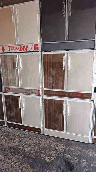 معرض حسين البصراوي ألمنيوم للجاهز والتفصال للجمله ومفرد شغل درجة اولى مبطن باب وجهين داخل بنل ليسه بليت خفيف ممول جميع المحافظات🚛 *********** شعارنا واحد وسعارنا تنافسيه
