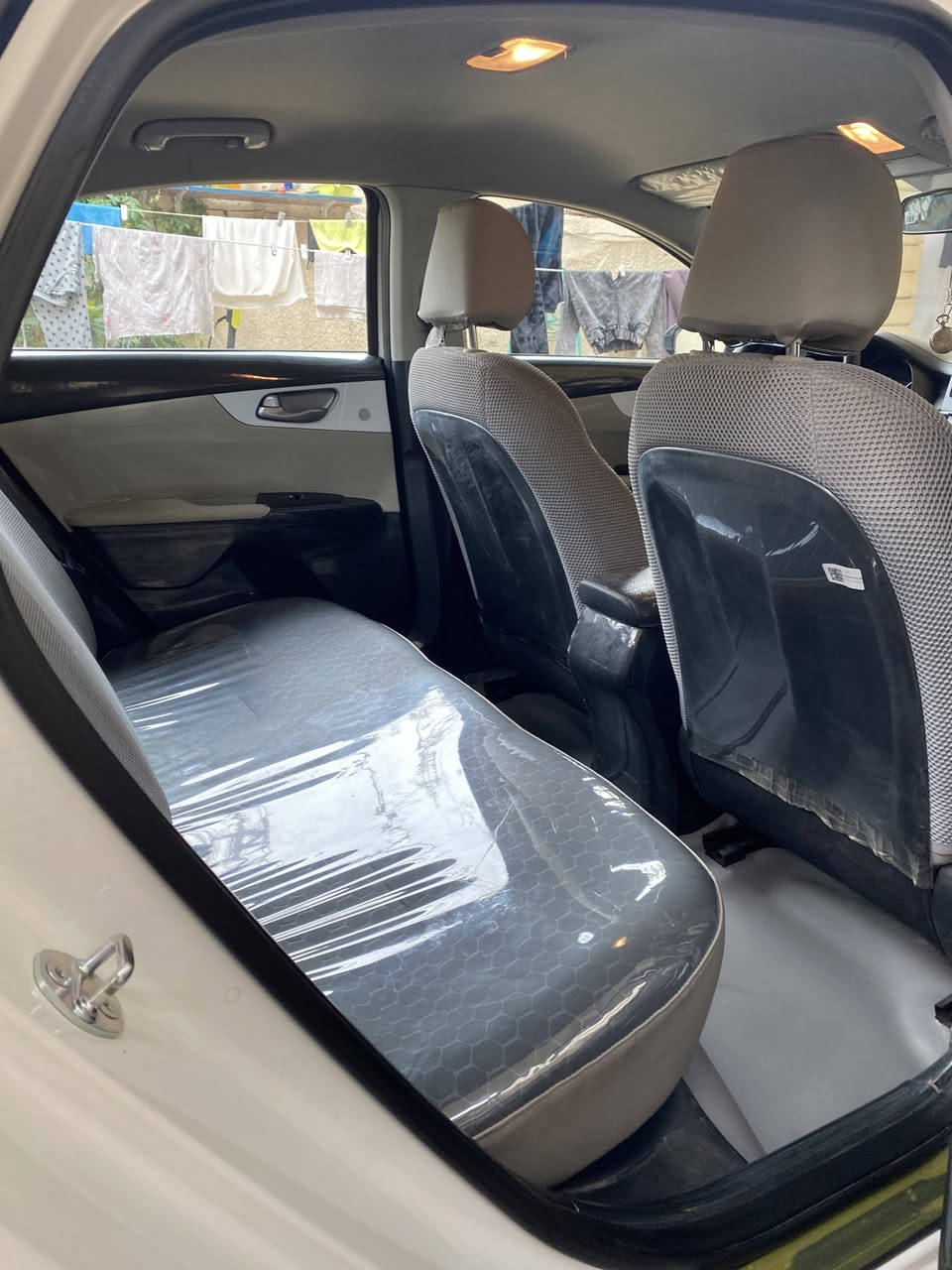 سلام عليكم سيراتو 2024 كفاله عامه ماشيه 29 الف مواصفات عاديه محرك 2000 كير at مكان بغداد 
مدوشمه كشنات ارضيات والبيبان تغليف حراري 
السعر 185 غير متواجد على الفيس  الرقم ***********
