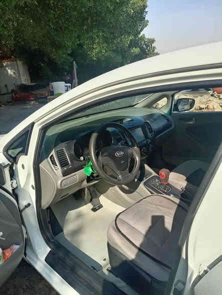 سلام عليكم سيراتو مديل 15 السياره نضيفه او ماشيه 290 رقم دولي جديد بسم شركه اتريد وكاله اتريد تحويل السياره بيهه بس طرف البنيد او بارد مكانين كلش نضيفه مكينه او كير اب شرط مكلف بل نشر رقم راعيه موجود ‏‪.   ‏‪0780 125 0047‬‏
