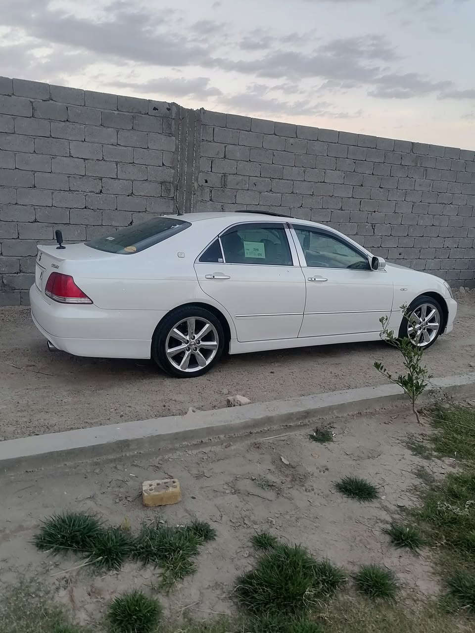 شاهينة ٢٠٠٥ قرار ١٠٢ مسقط رقم
كفاله عامه
فول مواصفات صدفي 
شاصي ٨٢
٤دكم
داخل بيجي جلد
٣ قطع تبريد
ثلاجه
كشنات استيرن كهرباء
حساسات امامية خلفيه
العنوان فلوجه
***********
