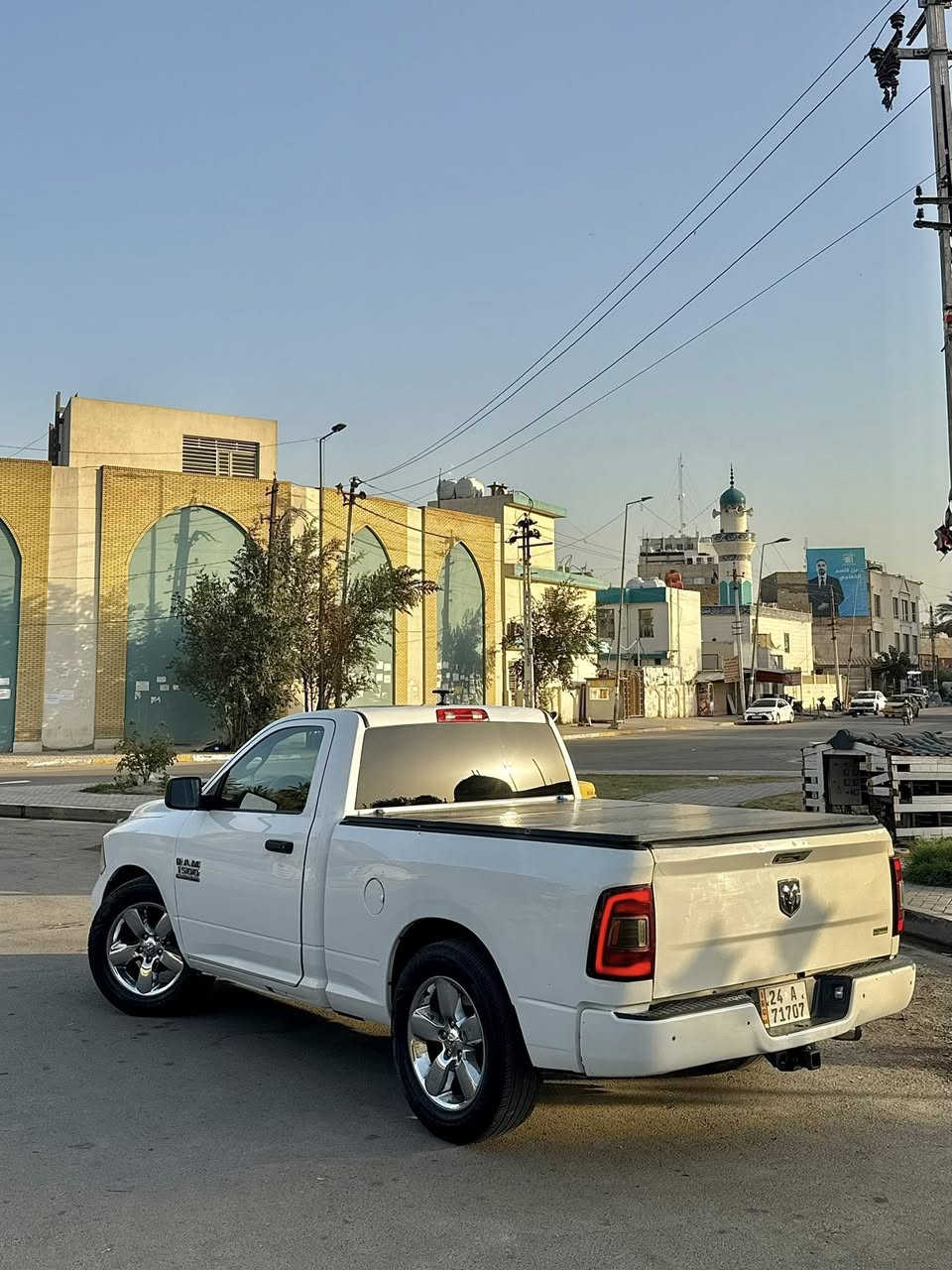 السلام عليكم
دوج رام 2019   RAM  كلاسك تك باب بدي قصير 
حادث فقط جاملغ خلفي جهة السايق داير مداير الايت فقط والباقي مكفول البجم كبس بدون ايرباك 
لون ابيض 
‏6v سلندر  3.6
كير ماوس 
شاشه
سستم سماعات jbl 
تحكم ستيرن 
منضومة زنون 
لدات شباك 
لدات امامي خلفي 
ويل 20 ستيل 
مواصفات حلوة بالسيارة والسيارة جاهزة من كلشي 
نصبت السيارة احلة من الصور  السعر (184$) بيهة مجال للاستفسار  ***********
