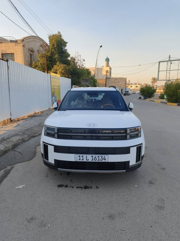 السلام عليكم👋
هونداي سنتافيا خليجيه كفاله عامه
(موديل 2024) رقم بغداد تحويل مباشر بأسمي 
السياره فول مواصفات عدا البنوراما 
7 راكب /3 قطع تبريد/بصمه/كراسي كهرباء/دبل شاحن وايرليس/هاندبريك كهرباء/داخل لونين قرميدي/ 
السعر  (💰$ 260💰) وبيهه مجال
المكان بغداد الصليخ 
📞📞*********** بغداد, العراق
