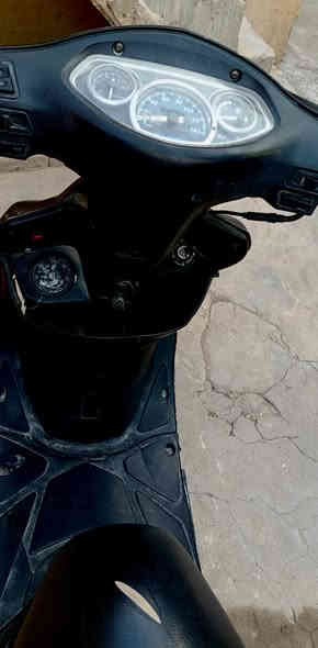 🚨 للبيع دراجة كامكو G4 نظيفة  🚨
• النوع: كامكو G4

• الحالة: فول نظيفة وما تشكي من شي

• الاستعمال: خفيف ومحافظ عليها

• المكينة:  برغي ما مفتوح بيها 

ما مبدل بدراجه اي شي كلب واخذ 

سعر 600 وبيها مجال للطيبين 

العنوان البصرة -سفوان

رقم الهاتف ***********
