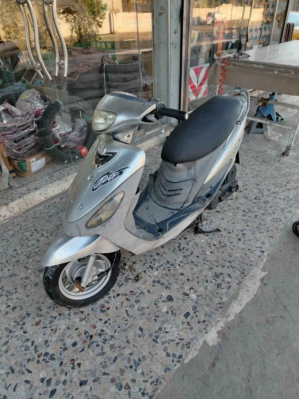 للبيع نضافه مثل ماموضح بالصوره مكاني المشتل سعر ٥٠٠ رقمي ***********
