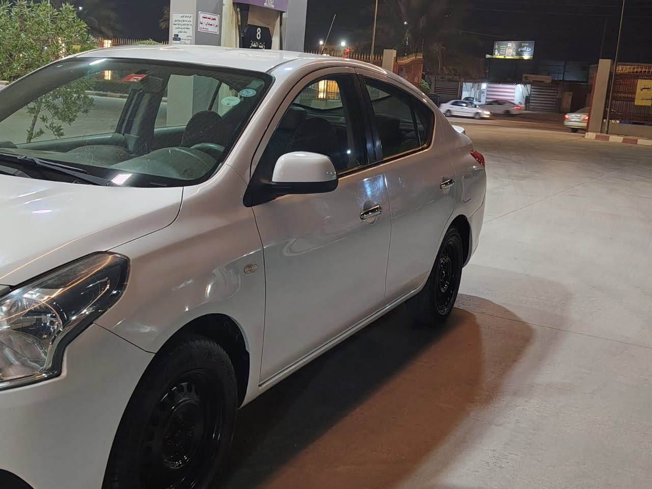 سلام عليكم   للبيع فقط
نيسان صني هندي بليته زرگه موديل 2022 رقم أربيل دولي هزه جديده بسم شركه وكاله تحويل كله مضمون مكفوله كفالة عامه ماشهو88 حقيقه السيارة بوضعيه الشركه جديده كلش السعر 111 مجال قليل***********
