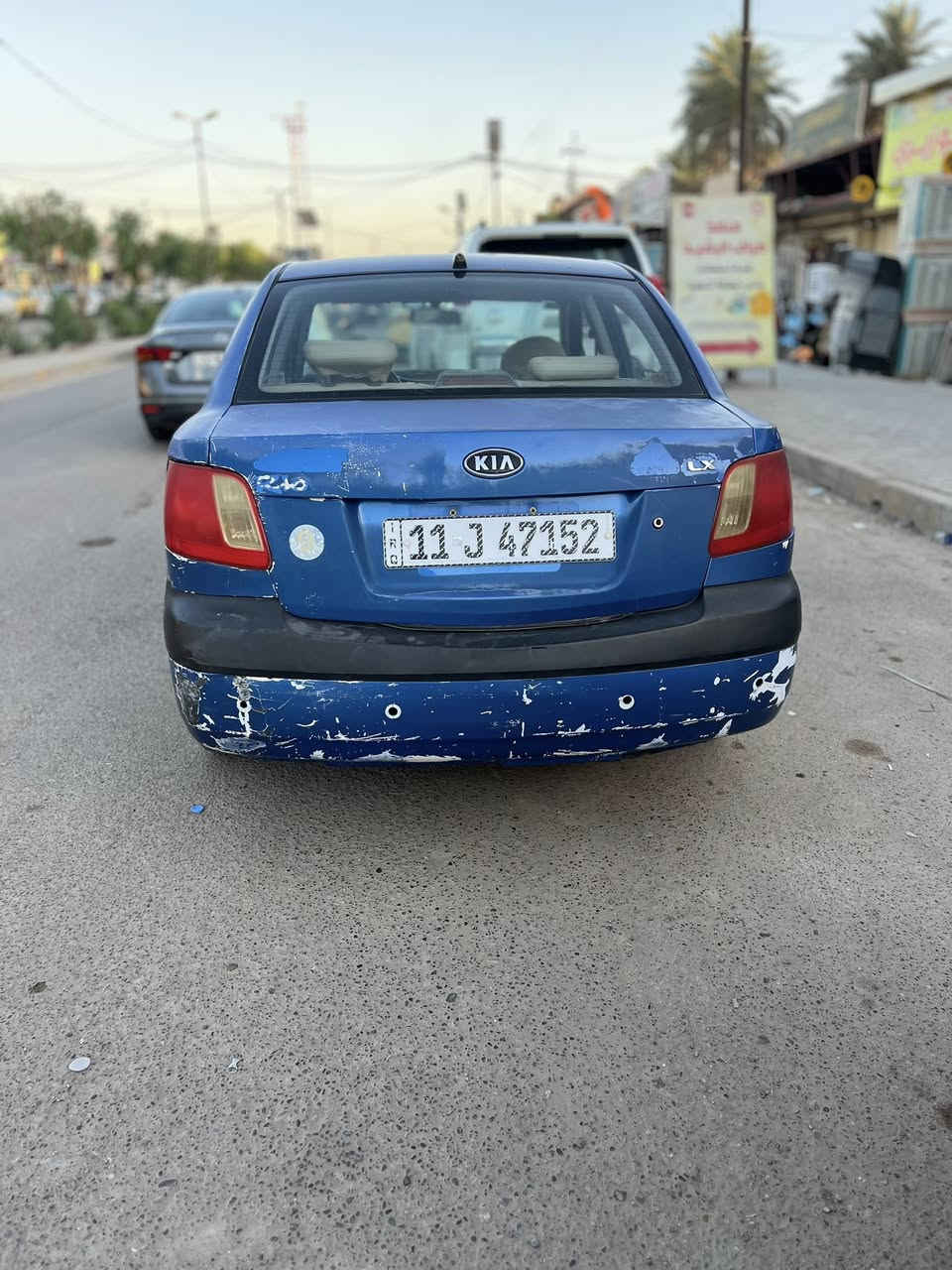 السلام عليكم للبيع فقط بدون مراوس 
كيا ريو موديل2007
سياره جاهزه 
كير محرك خير من الله تخم تاير حداديه  كير اوتماتيك  
رقم بغداد انكليزي باسمي مكان السياره بغداد المحموديه 
سياره وارد امريكي ضررها بس جاملغ خلفي مبين بصوره 
واتساب ***********
السعر ٦٨وبيه مجال
