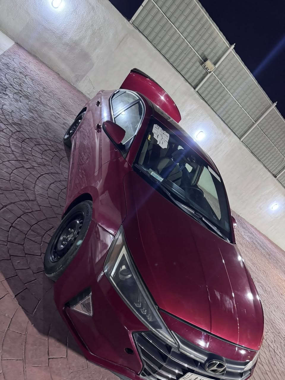 مساء الخير
هونداي الانتره 
مويل 2020
ماشيه96 ميل 
موصفات نص فول 
مناقصه شي كير مكينه ما مفتوح 
كير At
سنويه 28 بسمي 
تبديل جاملغ وبنيد والقديم موجود البنيد 
السعر 125
***********مكاني بغداد
