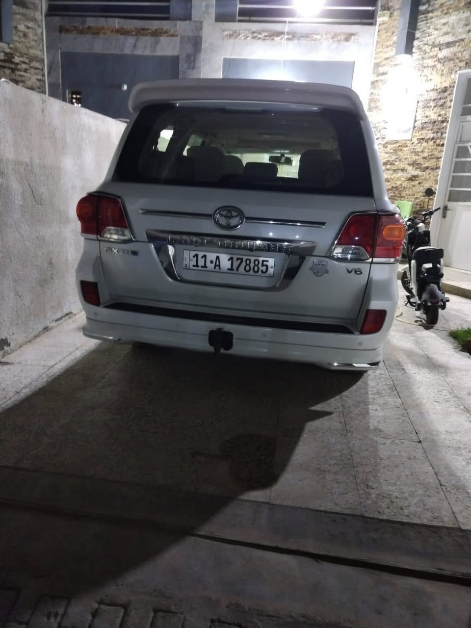 تيوتا لاندكروز 2012 فطيم ابيض كفاله من كل شي والنظافه فول
ماشيه 160 
السعر 355 بيها مجال
المكان كربلاء 
رقم الهاتف ***********
