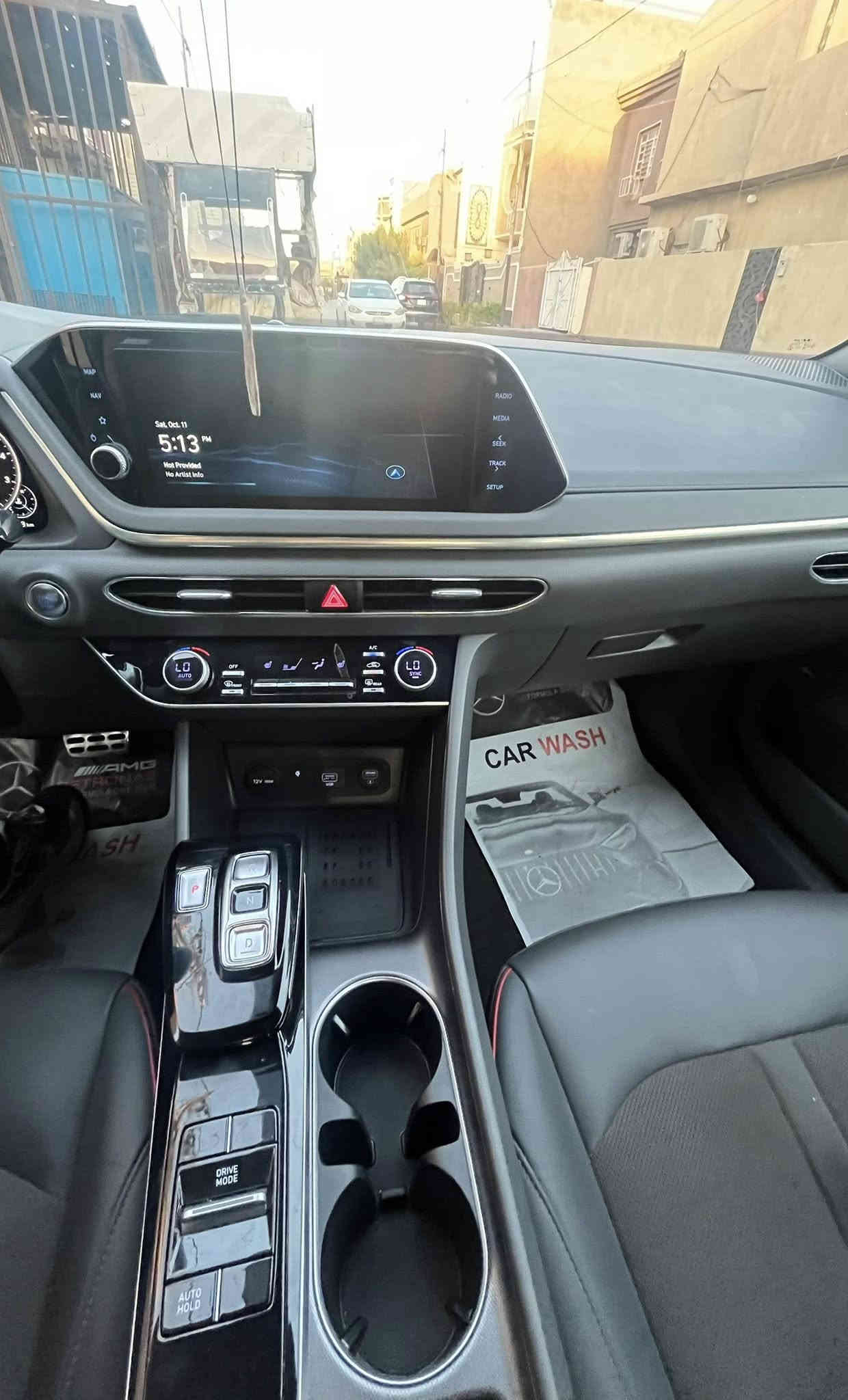 سوناتا 2023 SEL PLUS 
1600 تيربو 
رقم اربيل جديد
هزة جديد قبل 5 اشهر 
ماشية 14 الف ميل  ( 24 الف كم ) 

حادث جاملغ خلفي جهة السكن موضح بالصور
ايرباك بردة فقط جهة السكن 
 
بصمة تشغيل
تشغيل عن بعد 
هاند بريك بصمة
تدفئة كشنات 
بانوراما
سستم صوت وشاشة BOSE
نقطة عمياء
تحديد مسار 
‏Auto hold 
‏Auto drive
شاحن لاسكلي 
تبريد قطعتين 
4 انظمة قيادة ( Smart,Sport,Normal,Custom)

السعر 19,500 الف ( 195 ورقة ) وبي مجال بسيط مكان السيارة بغداد 
للتواصل
***********
