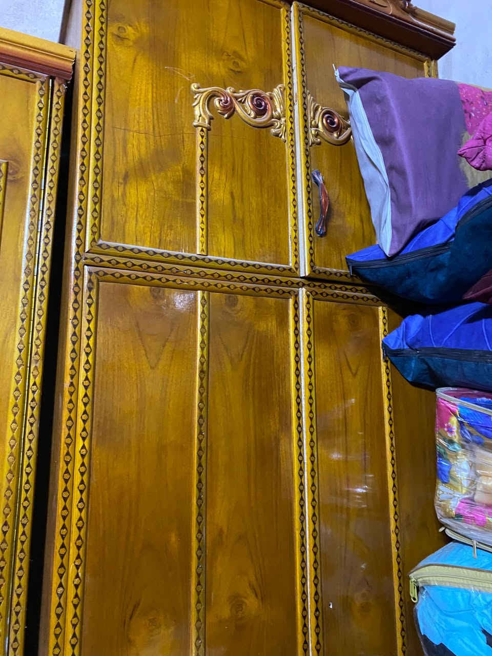 السلام عليكم غرفه نوب مثل مموضحه بصوره مستخدمه 5 اشهر نوب عفتها وشلت مابيها اي ضرر بس الي بصوره اريده ب500 قفل هيهه ةلدوشك ب550 مستعجله ع بيعتها بس الي متاكدر يشتري يراسل عفيه


**إذا كنت صاحب هذا الإعلان وتريد حذفه لأي سبب، رجاءا أرسل رسالة إلى الدعم الفني**