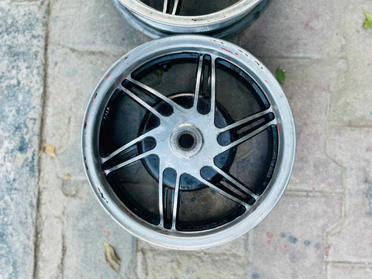 سلام عليكم ويل نجمه مكفول سعر خاص توصيل موجود ***********
